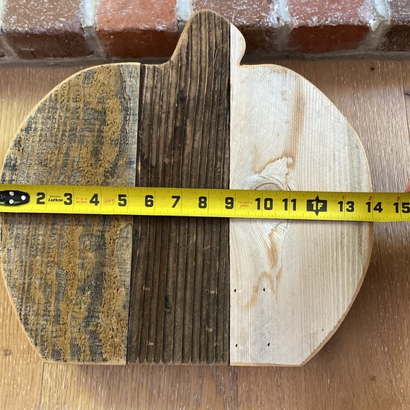 🍂 Reclaimed wood standing pumpkins 🍂 2 AVAILABLE/PRICE IS FOR 1 - Picture 10 of 11